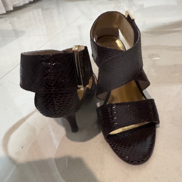 Michael Kors brown and Gold Heels - Picture 6 of 13